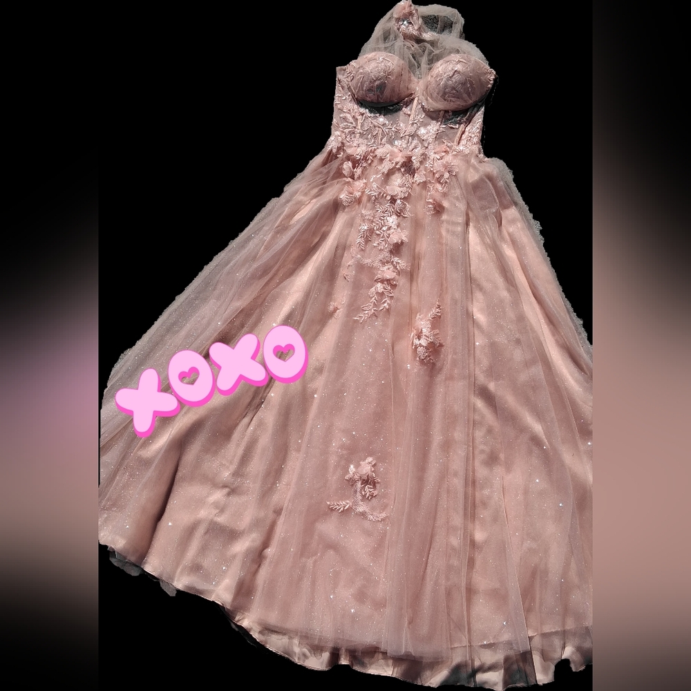 Strapless Women's Dress in Soft Pink